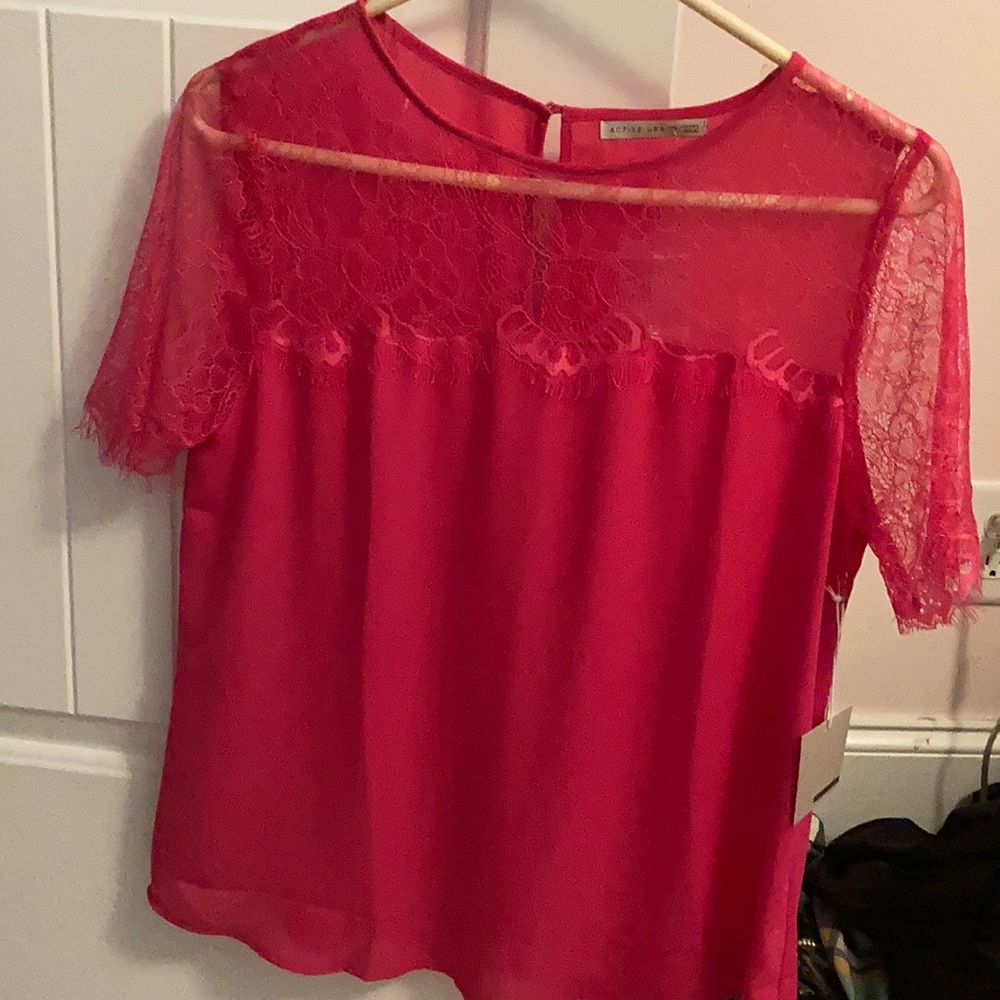 New with tags - lightweight super cute shirt